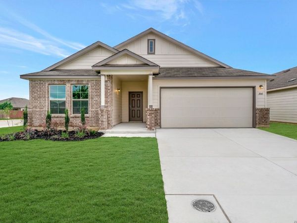 1041 Eagle Crossing, Seguin, TX 78155