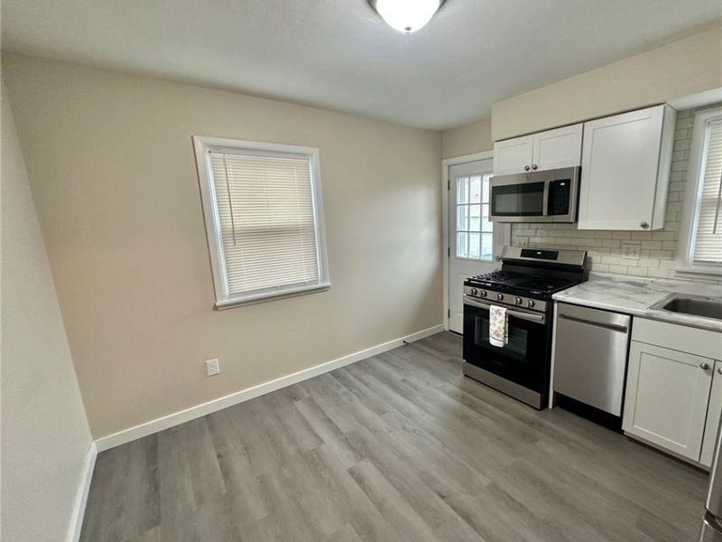 1193 Stratford, Barberton, OH 44203 Photo 4