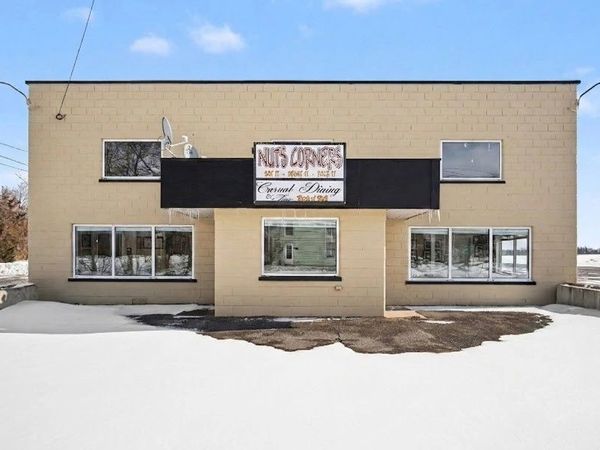 328 Lake Road East , Hamlin, NY 14464