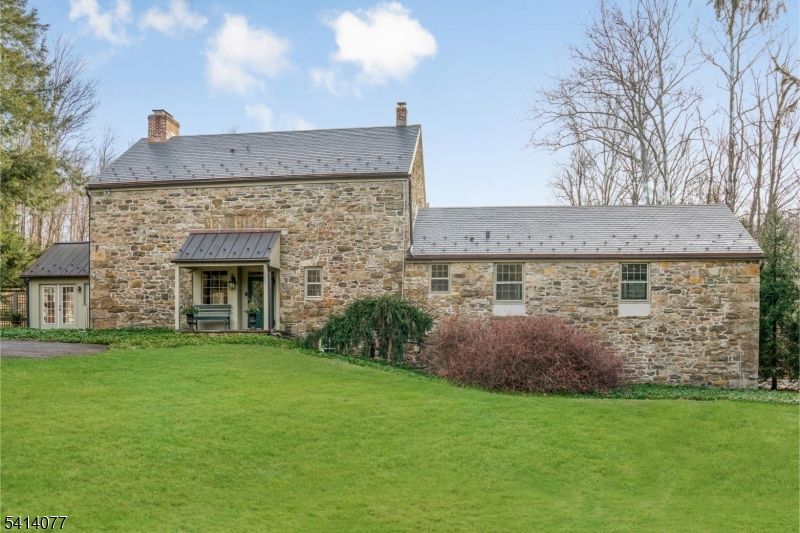 154 Rockaway Road, Tewksbury, NJ 08833 Main Photo