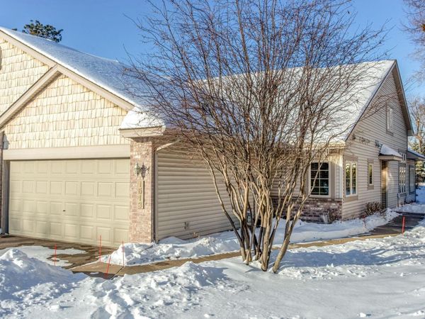 1513 Pine Pointe, White Bear Lake, MN 55110