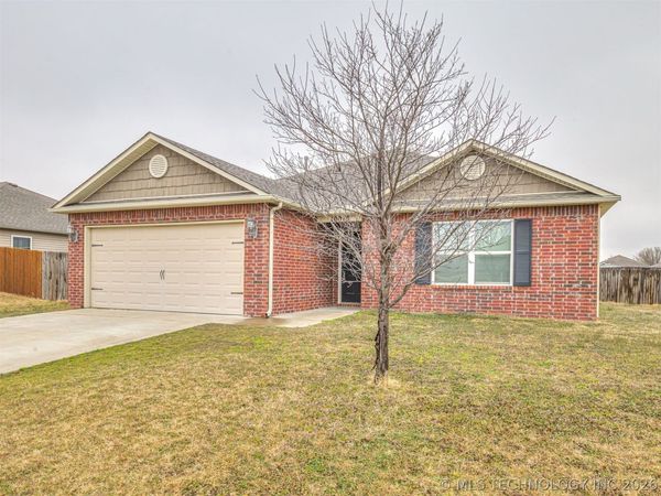 10013 E 107th Street North , Owasso, OK 74055