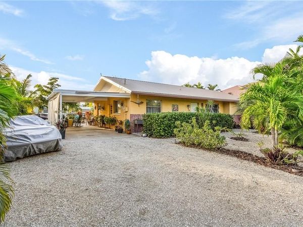 2963 Cussell DR , ST. JAMES CITY, FL 33956