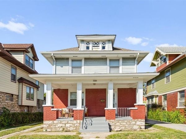 3210 Summit Street, Kansas City, MO 64111