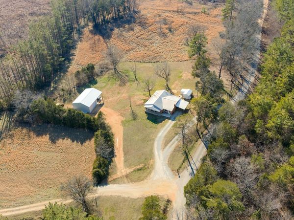 2134 Old Furnace Rd , Decaturville, TN 38329