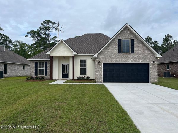 6021 Cardona Drive, Ocean Springs, MS 39564