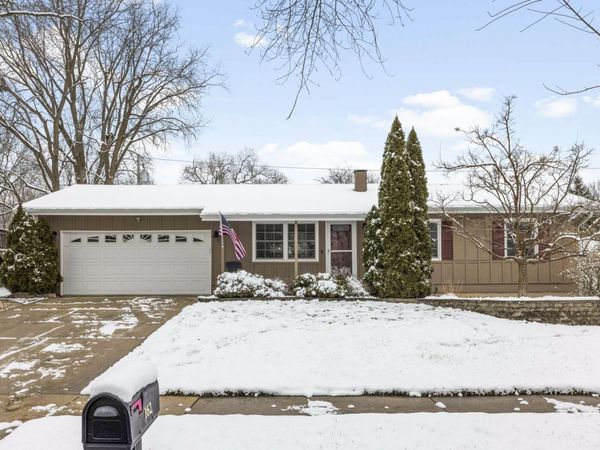 1620 Lucylle Avenue, St. Charles, IL 60174