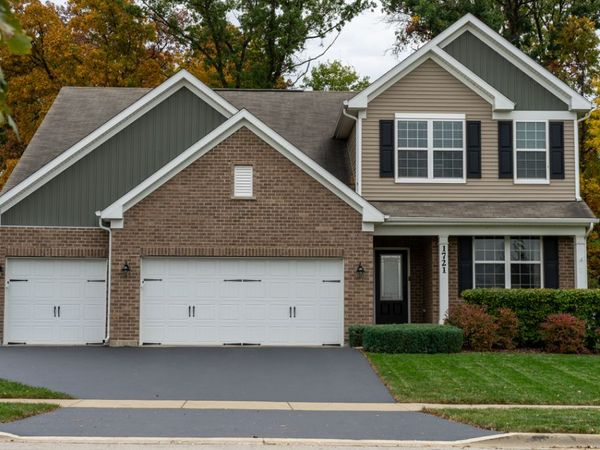 1721 HARCOURT Drive , Woodridge, IL 60517