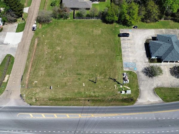 16935 Old Jefferson, Baton Rouge, LA 70817