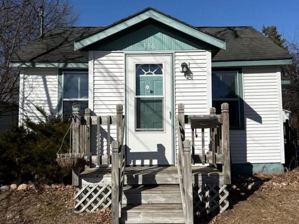 346 NORTH STREET, Waupaca, WI 54981