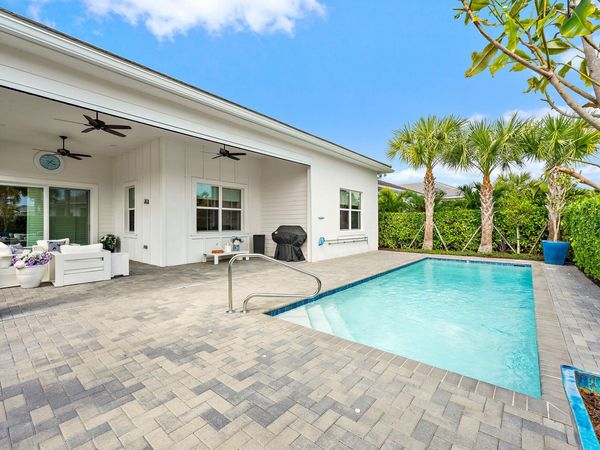 10038 Regency Way, Palm Beach Gardens, FL 33412