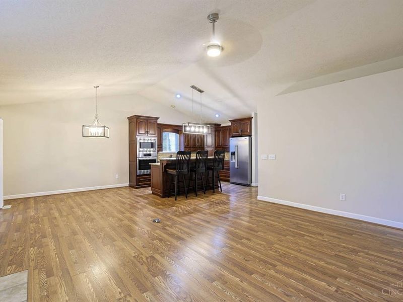 1341 Stableview Circle, Maineville, OH 45039 Photo 9