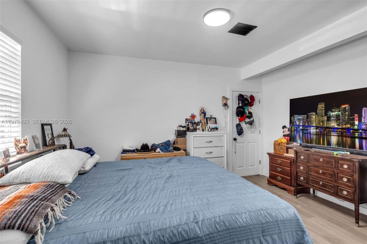 3055 NW 23rd Ave, Miami, FL 33142 Photo