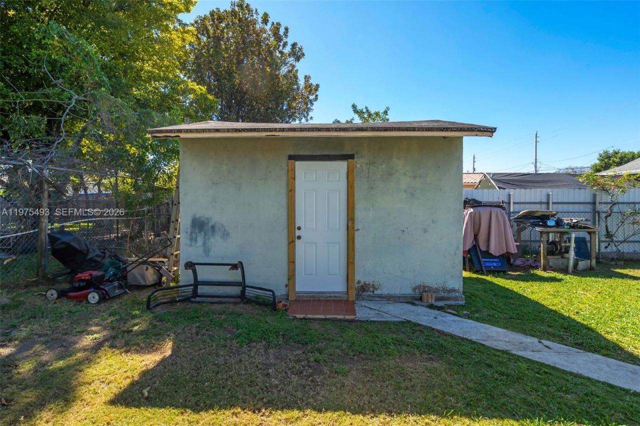 3055 NW 23rd Ave, Miami, FL 33142 Photo