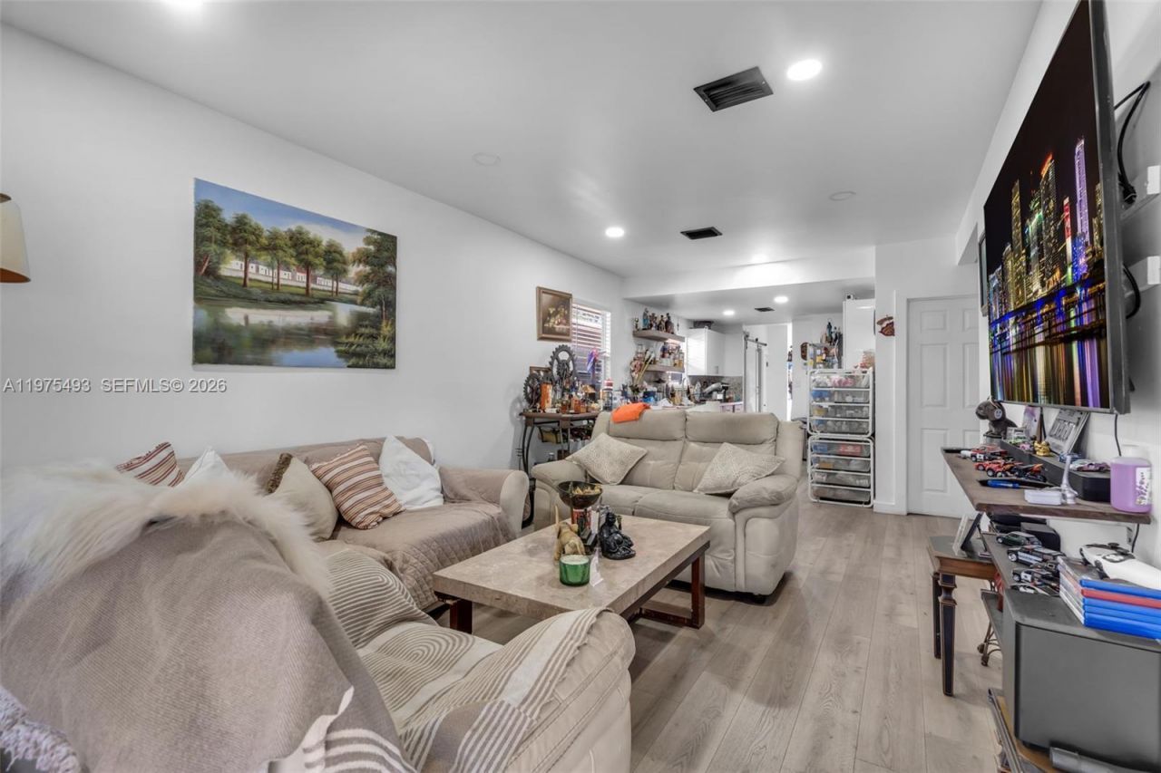 3055 NW 23rd Ave, Miami, FL 33142 Photo