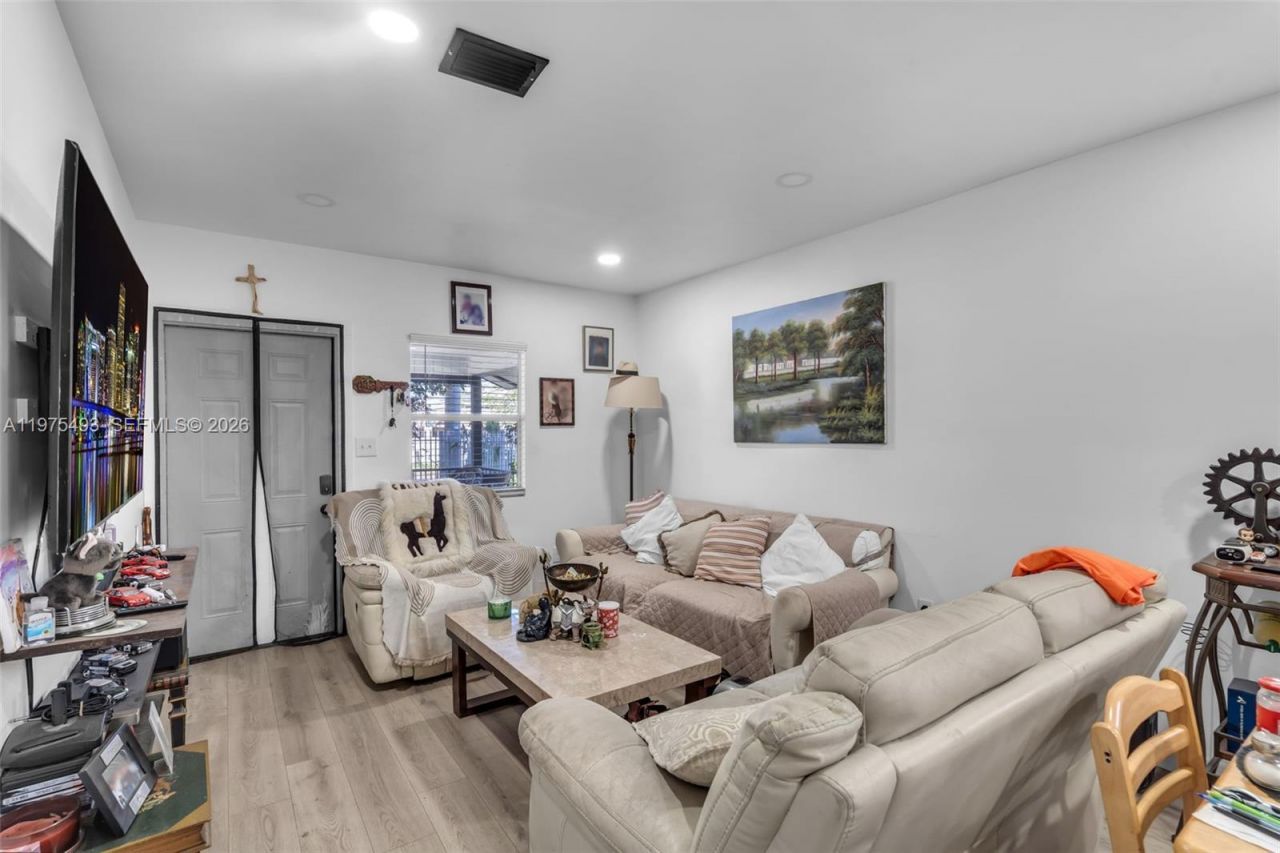 3055 NW 23rd Ave, Miami, FL 33142 Photo