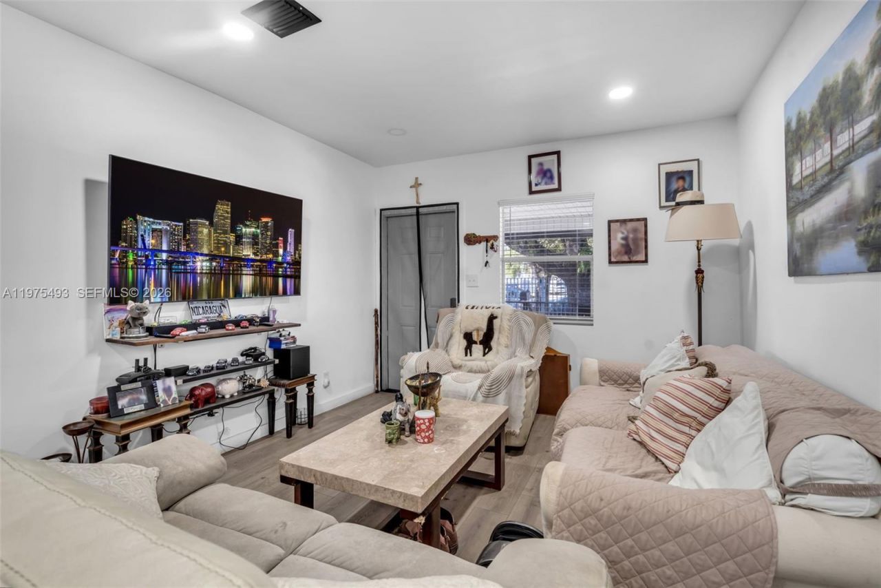 3055 NW 23rd Ave, Miami, FL 33142 Photo