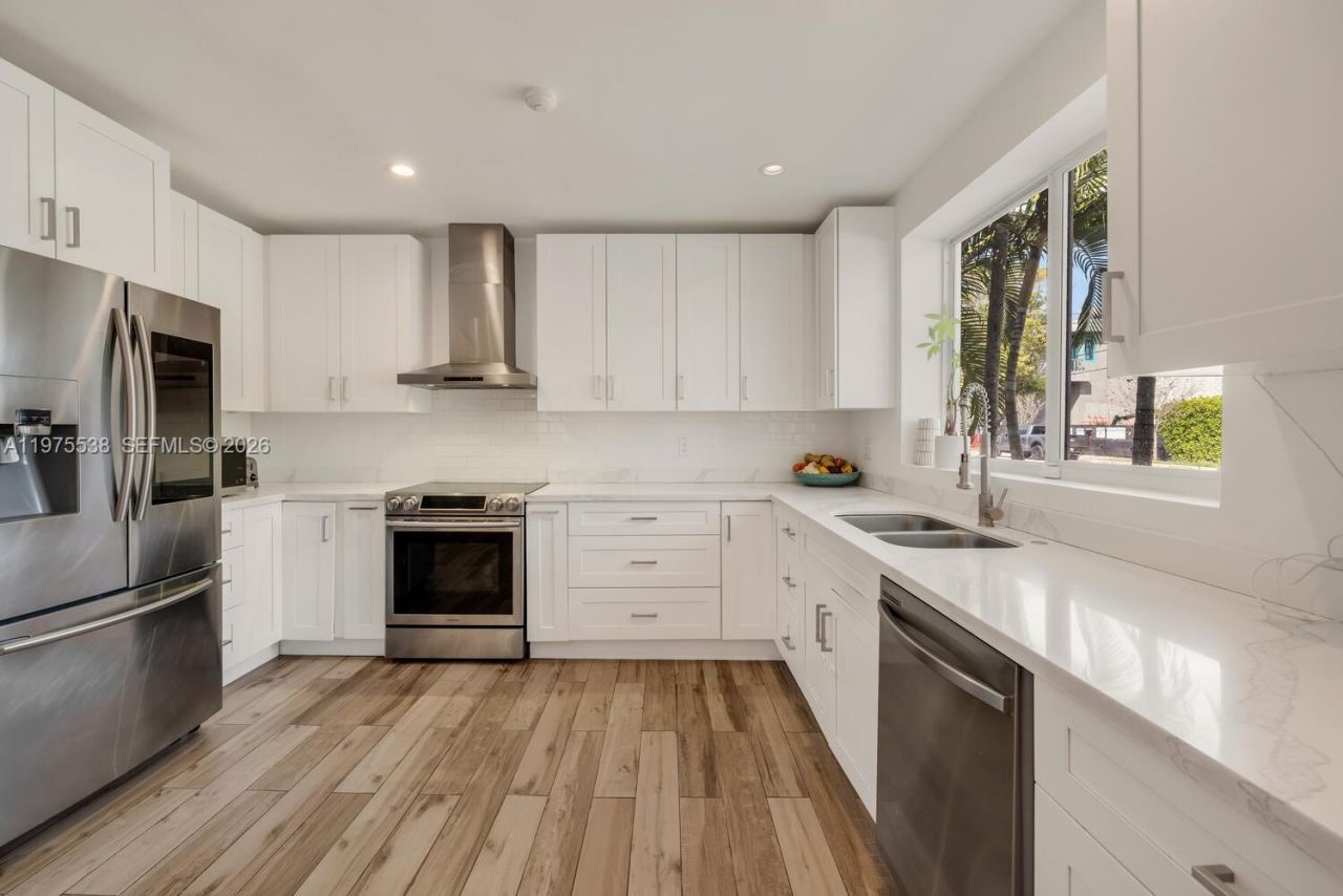 7630 NE 8th Ave , Miami, FL 33138 Photo