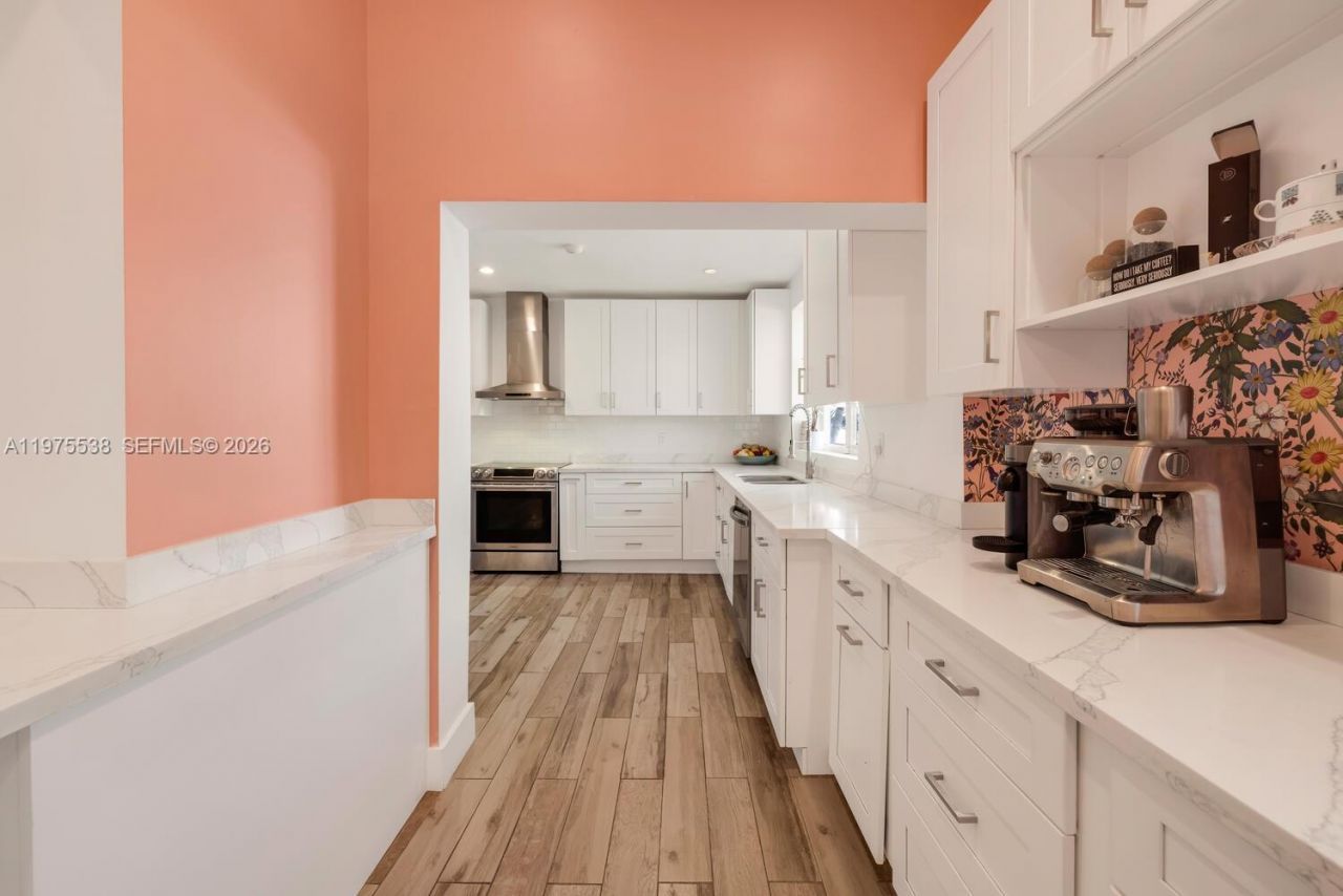 7630 NE 8th Ave , Miami, FL 33138 Photo