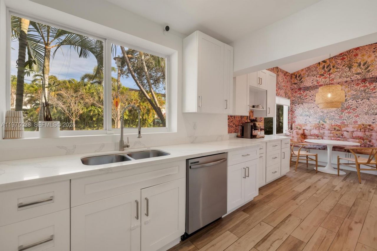 7630 NE 8th Ave , Miami, FL 33138 Photo