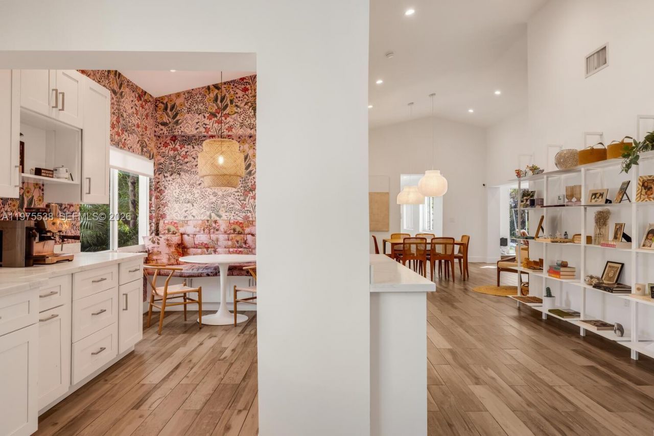 7630 NE 8th Ave , Miami, FL 33138 Photo