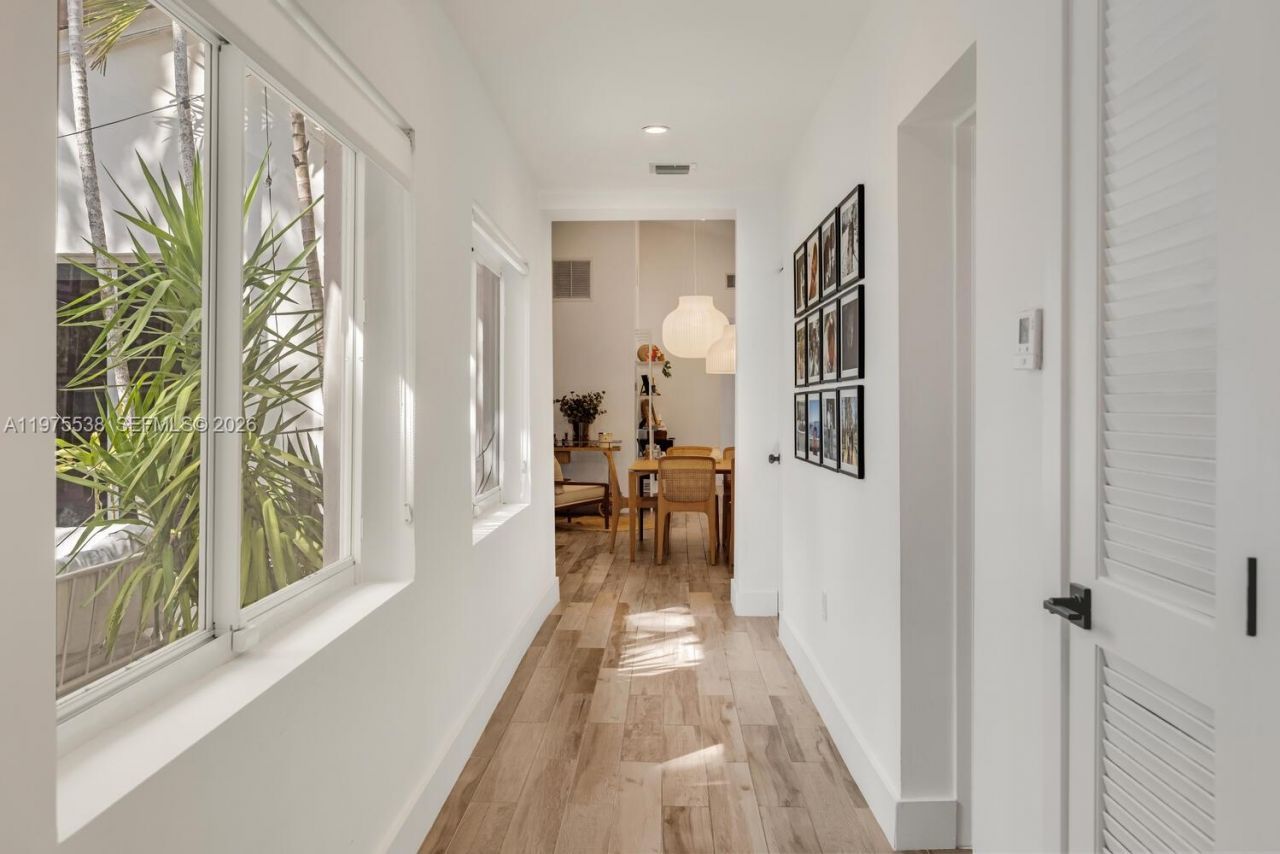 7630 NE 8th Ave , Miami, FL 33138 Photo