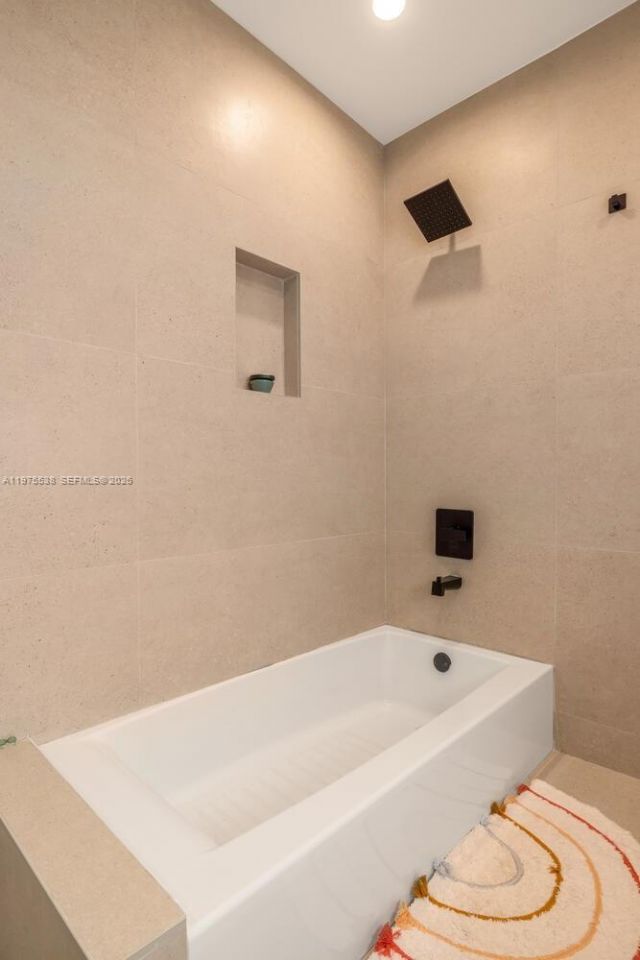 7630 NE 8th Ave , Miami, FL 33138 Photo