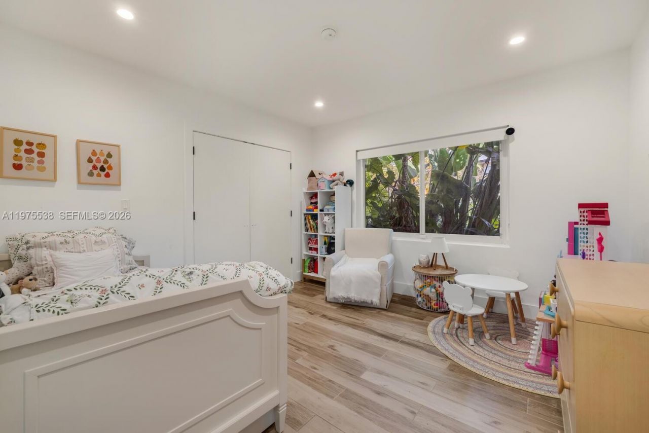 7630 NE 8th Ave , Miami, FL 33138 Photo