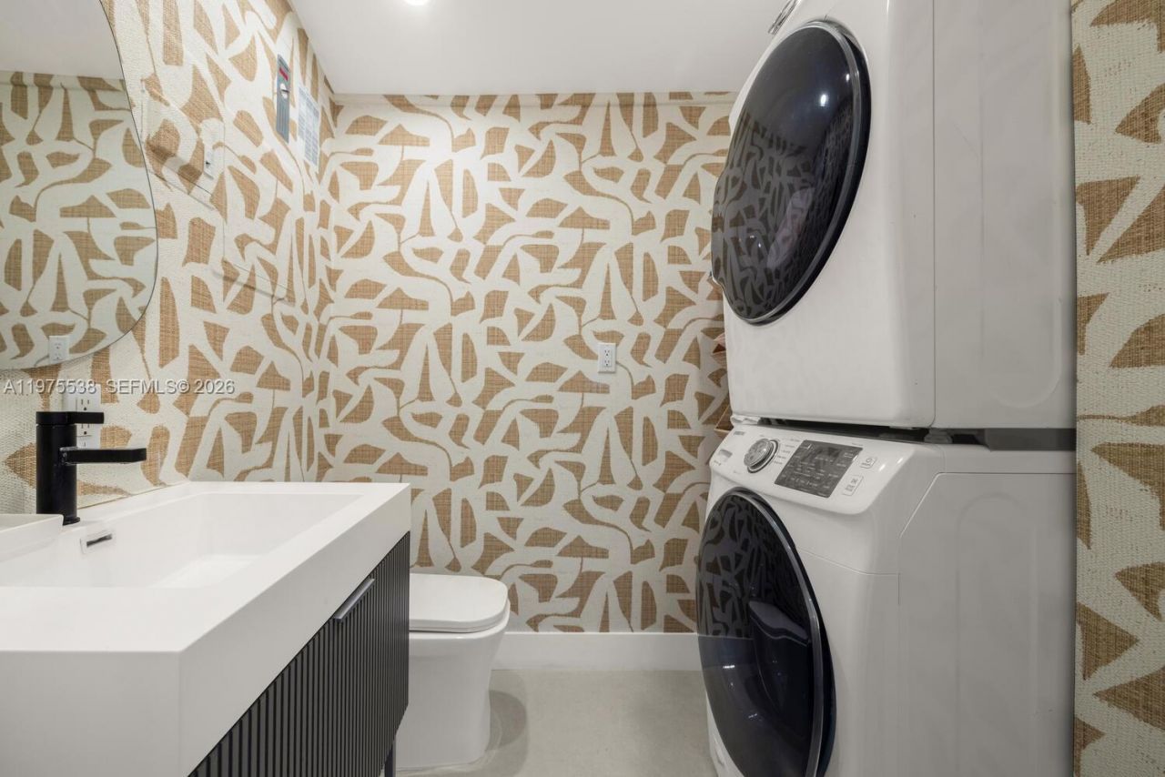 7630 NE 8th Ave , Miami, FL 33138 Photo