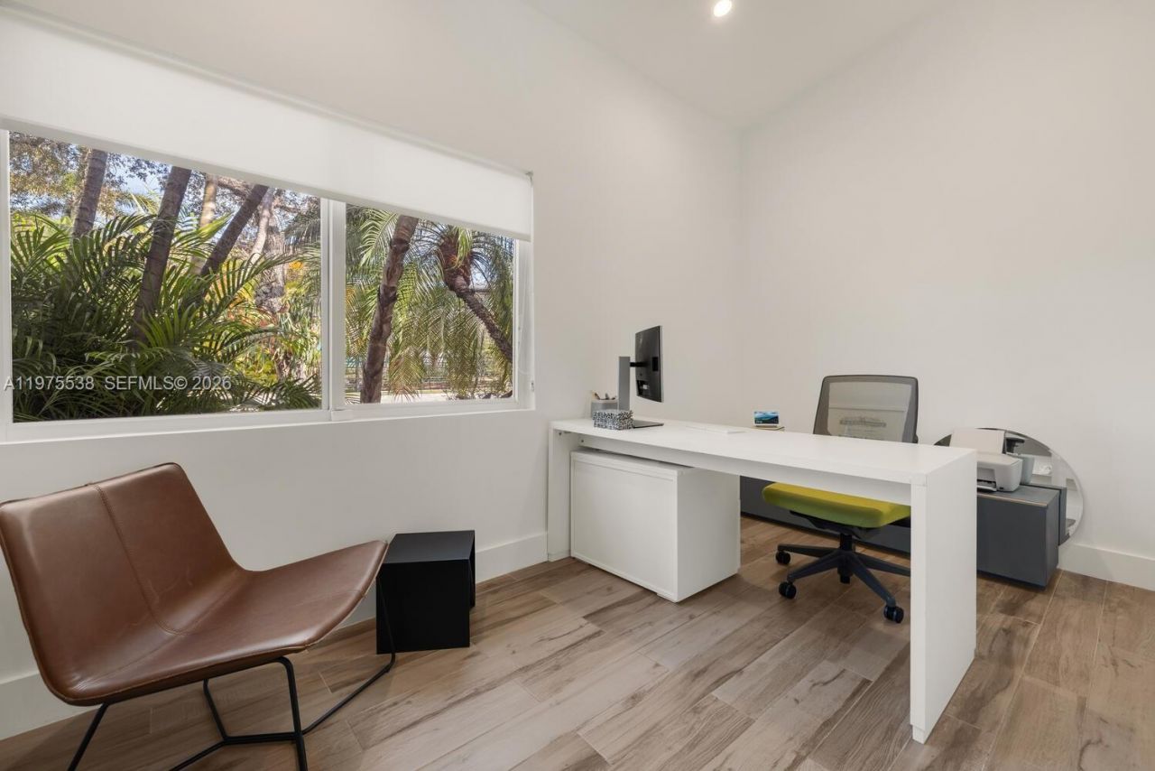 7630 NE 8th Ave , Miami, FL 33138 Photo