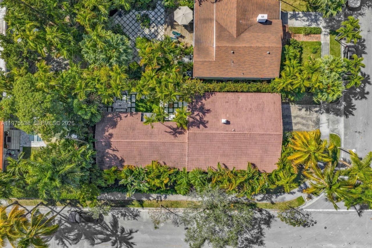 7630 NE 8th Ave , Miami, FL 33138 Photo