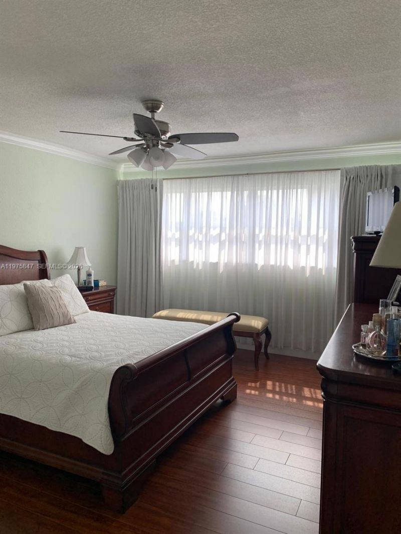 329 SE 3rd St, Unit 305S, Hallandale Beach, FL 33009 Photo