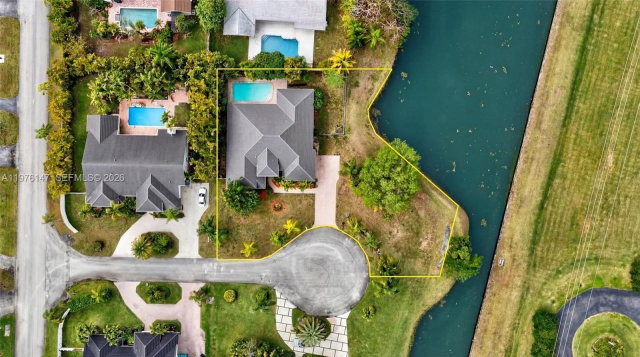 14040 SW 83rd Ct, Palmetto Bay, FL 33158 Photo