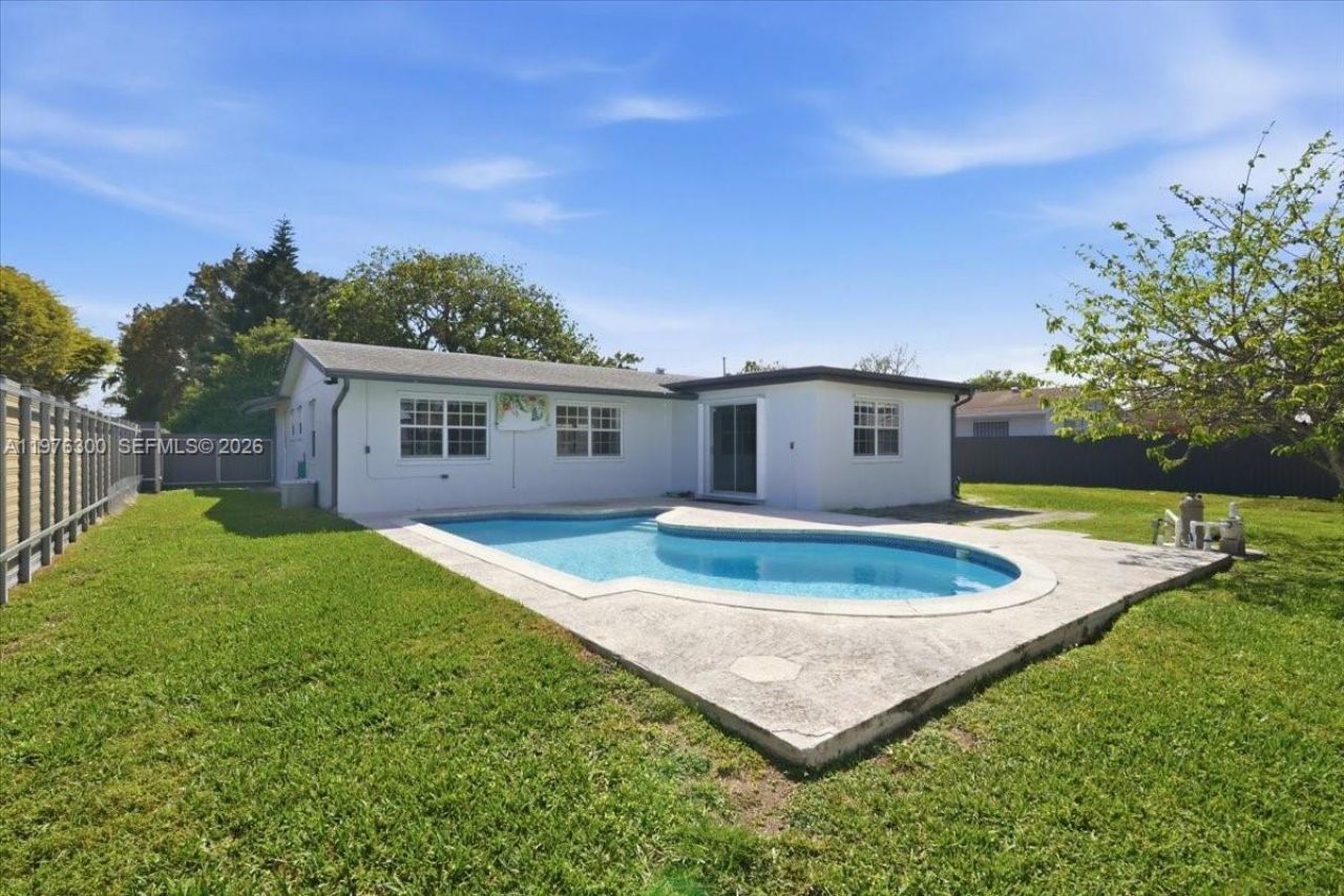 9825 SW 196 Street, Cutler Bay, FL 33157 Photo