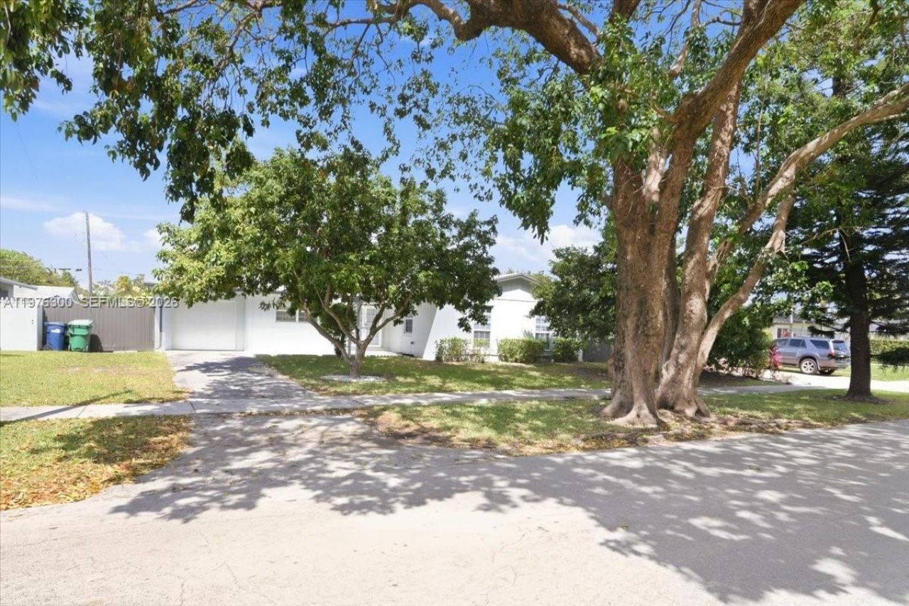 9825 SW 196 Street, Cutler Bay, FL 33016 Photo