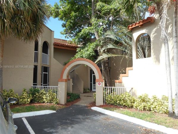 301 SW 86th Ave , Unit 102, Pembroke Pines, FL 33025