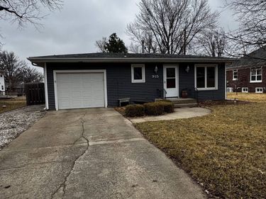 915 E 14th Street, York, NE 68467