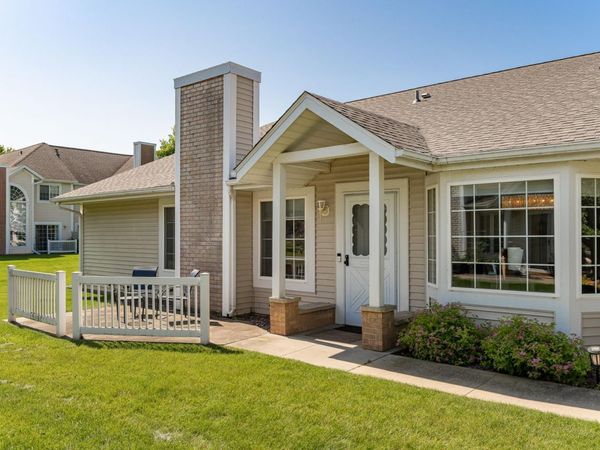 1896 Waterford Place SW, Rochester, MN 55902