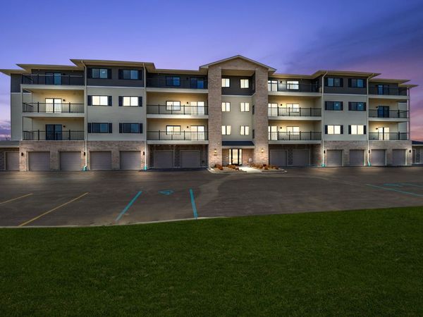 2034 W 75th Place, Unit 38, Merrillville, IN 46410