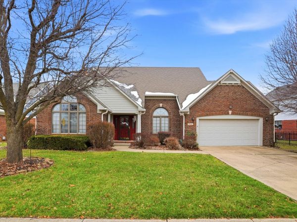 3322 Buckmoor Parkway , Greenwood, IN 46143