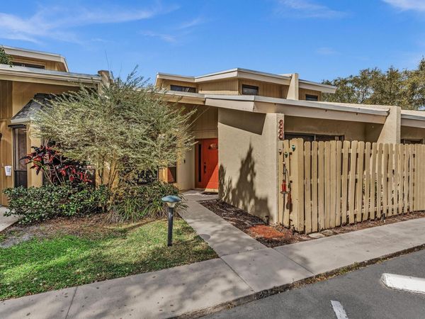 1400 NW 9th Avenue, Unit E-33, Boca Raton, FL 33486