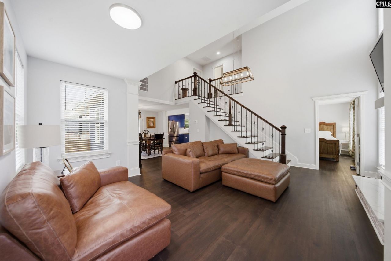 205 Mansfield Circle  Photo 4