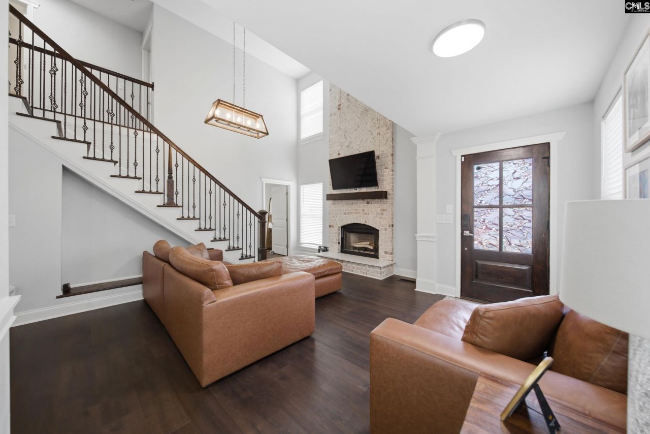 205 Mansfield Circle  Photo 6