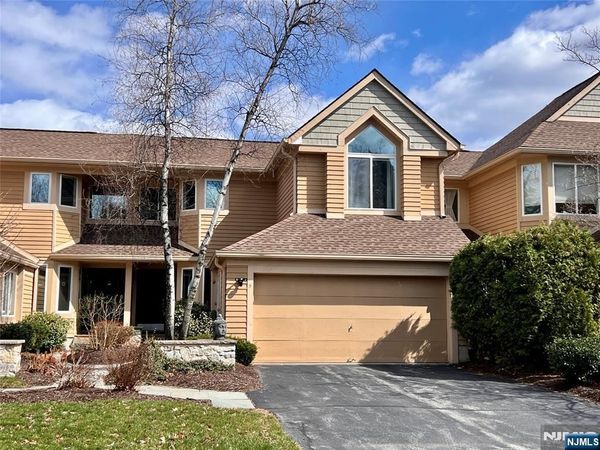 5 Sugar Maple Lane, HAMBURG, NJ 07419