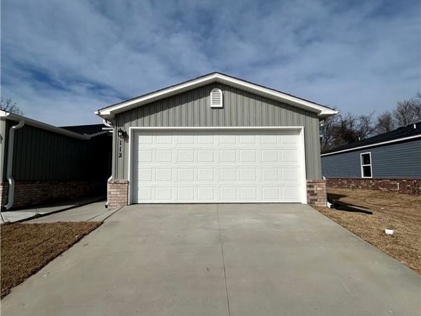 112 NW 67th Avenue , Bentonville, AR 72713