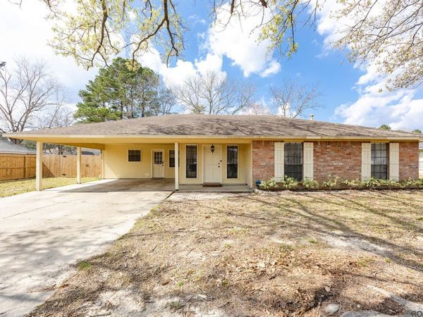 9729 Banway Dr, Greenwell Springs, LA 70739