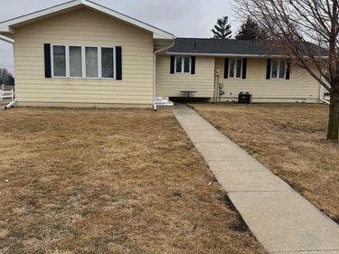 804 P Street , Tekamah, NE 68061