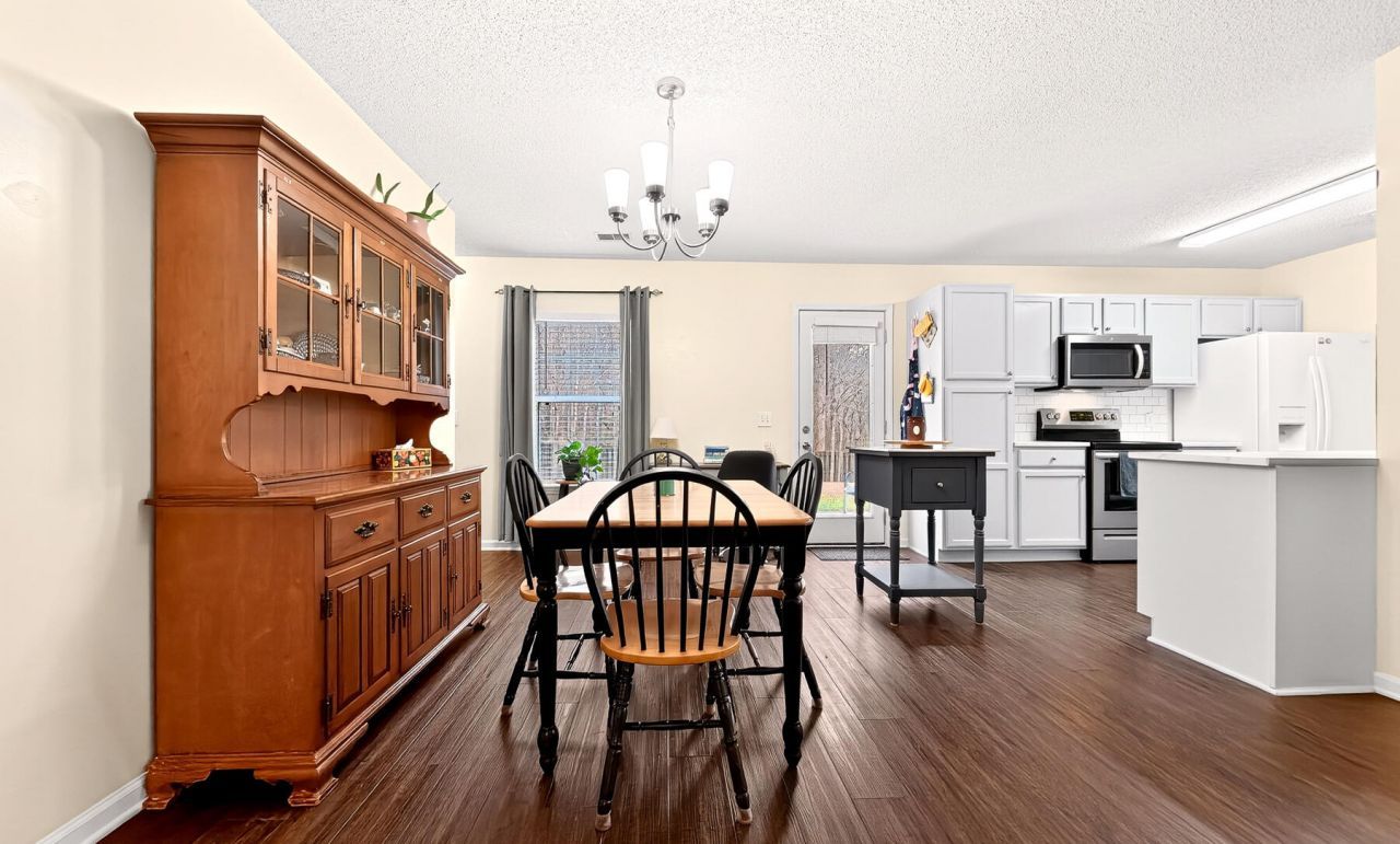 113 Venice Street Photo 11