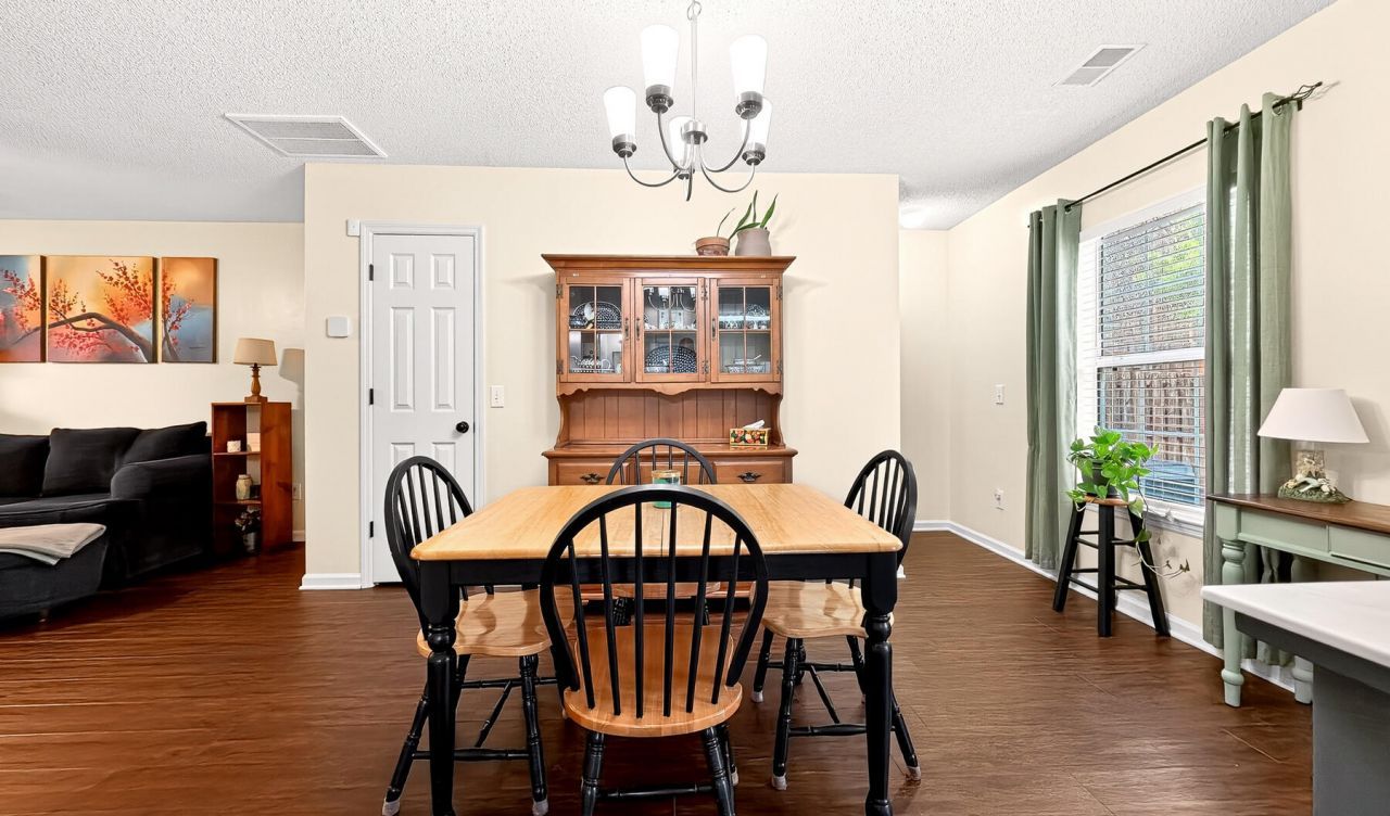 113 Venice Street Photo 12