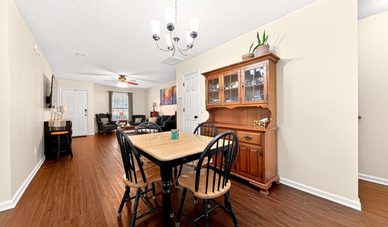 113 Venice Street Photo 13